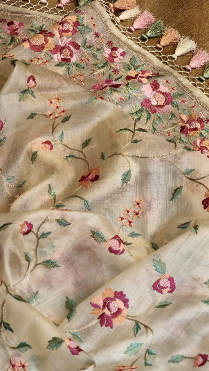 Pure Tussar Silk Floral Jaal Saree - matching blouse detail